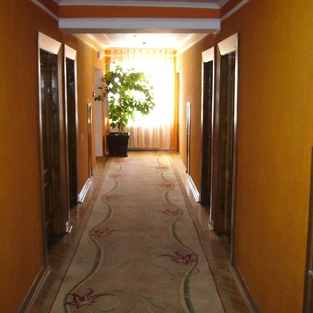 Hotel Profspilkovyi Lutsk Luaran gambar