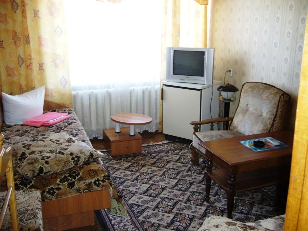 Hotel Profspilkovyi Lutsk Luaran gambar