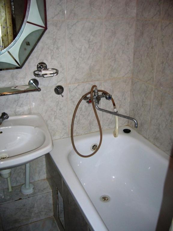 Hotel Profspilkovyi Lutsk Bilik gambar