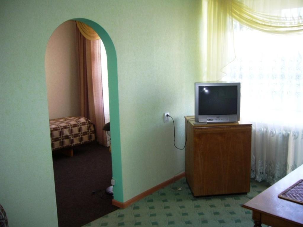Hotel Profspilkovyi Lutsk Luaran gambar