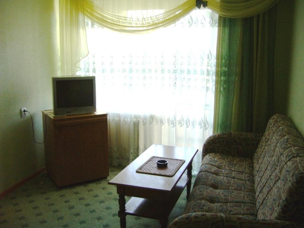 Hotel Profspilkovyi Lutsk Luaran gambar