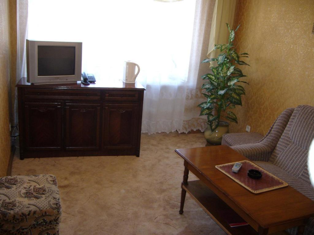 Hotel Profspilkovyi Lutsk Luaran gambar
