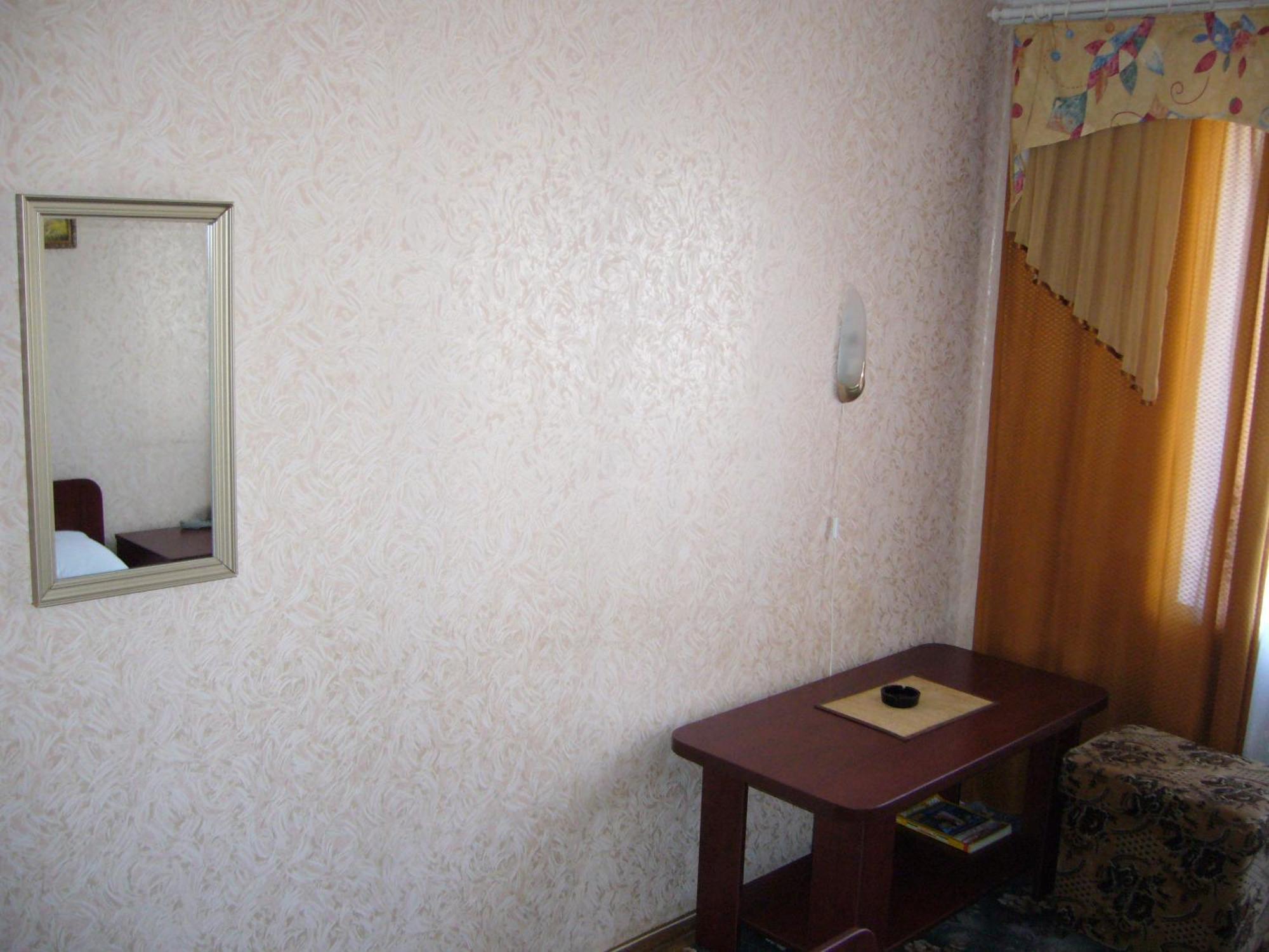 Hotel Profspilkovyi Lutsk Luaran gambar
