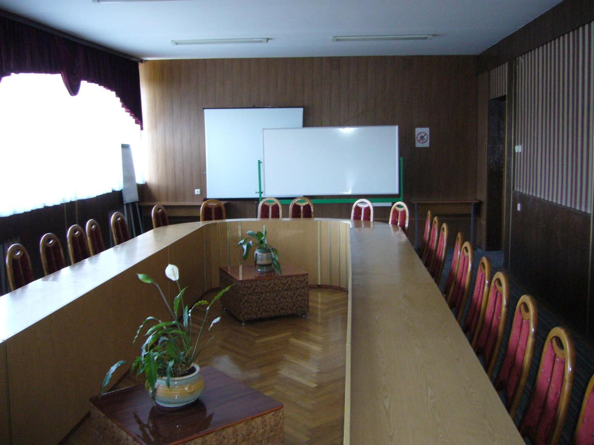 Hotel Profspilkovyi Lutsk Luaran gambar