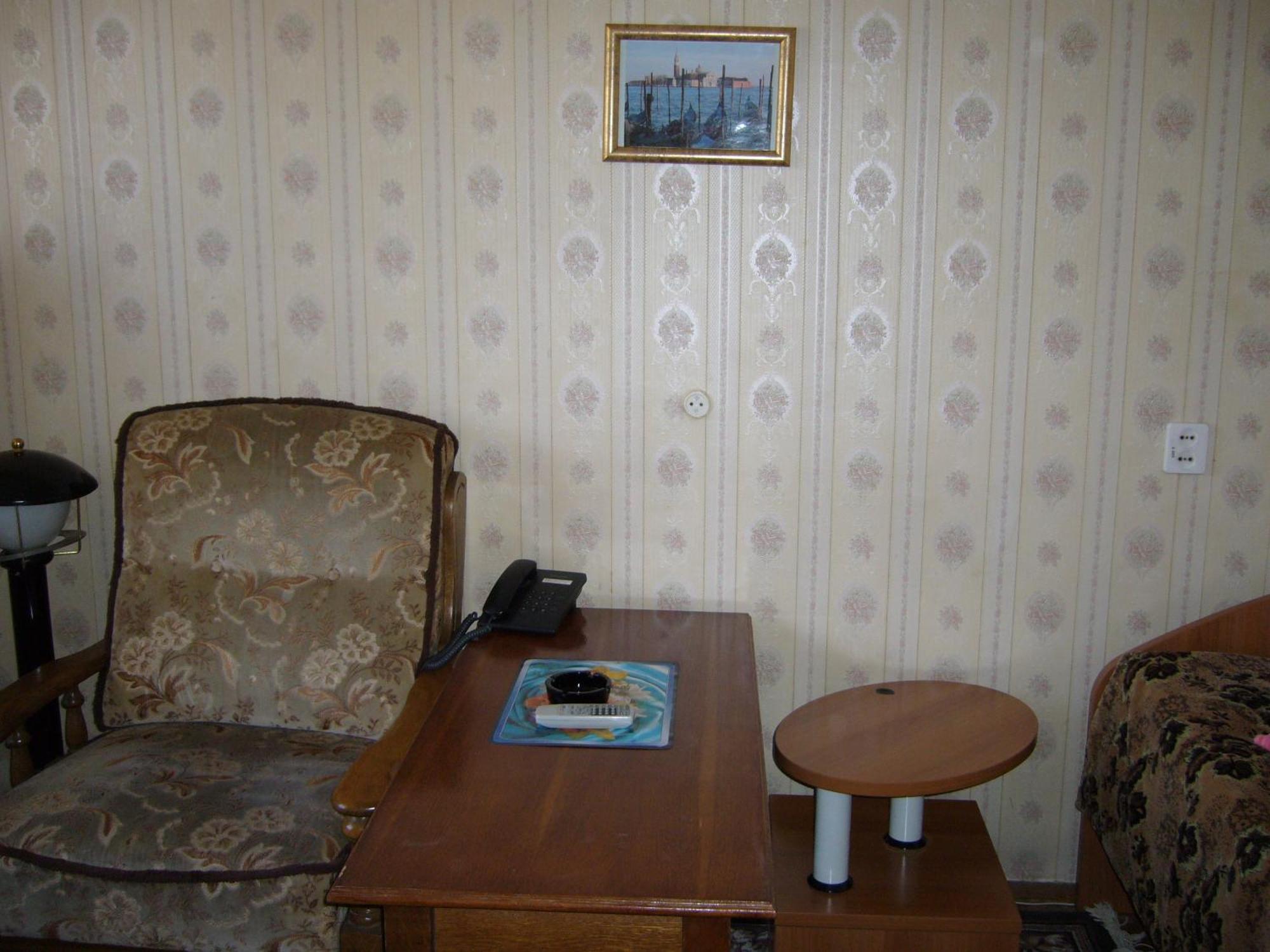 Hotel Profspilkovyi Lutsk Luaran gambar