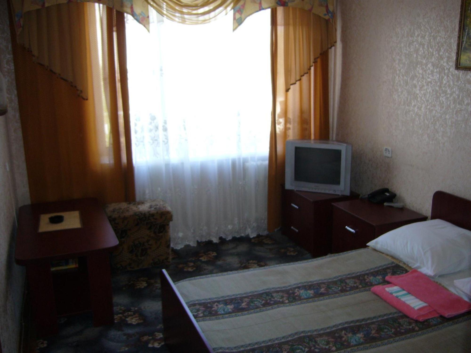Hotel Profspilkovyi Lutsk Luaran gambar